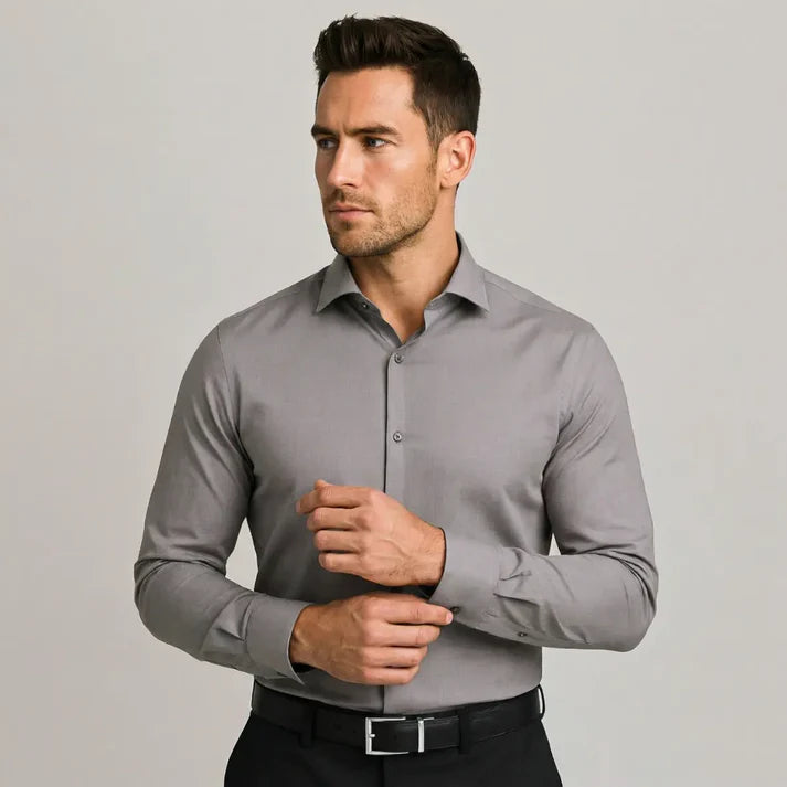 Camisa antiarrugas con corte ajustado
