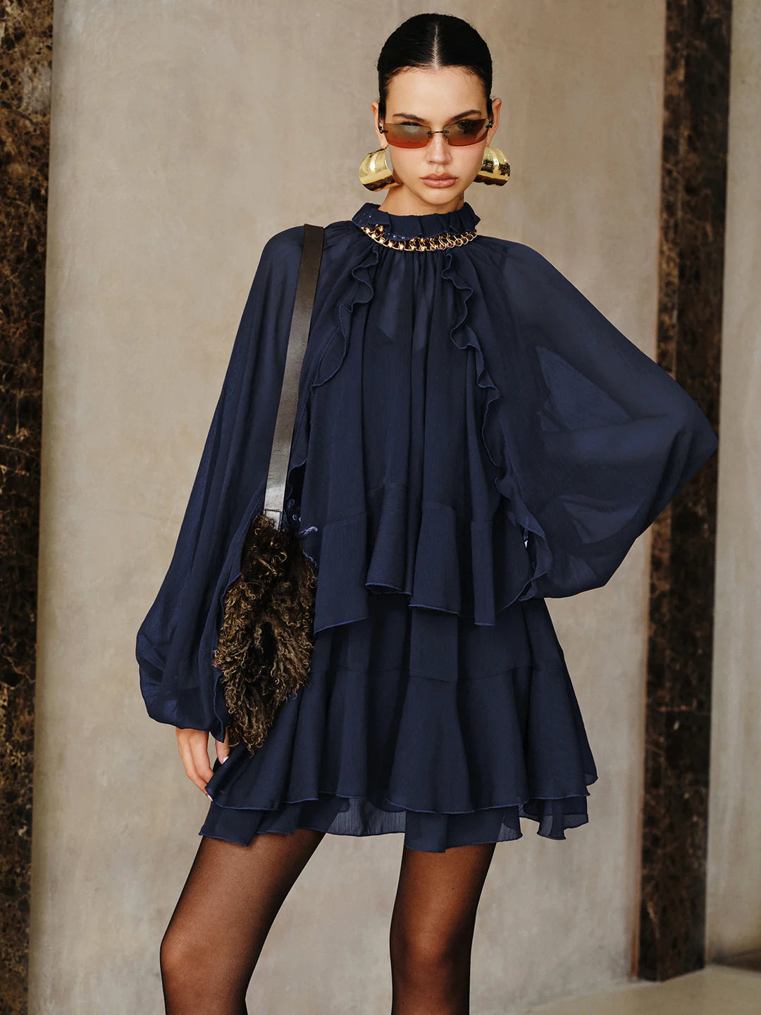 Conjunto de mini vestido de gasa con volantes escalonados y forro